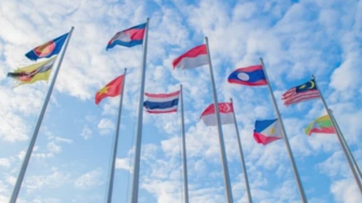 Ouch! ASEAN Countries Move: Rejecting the Dollar for Regional Stability