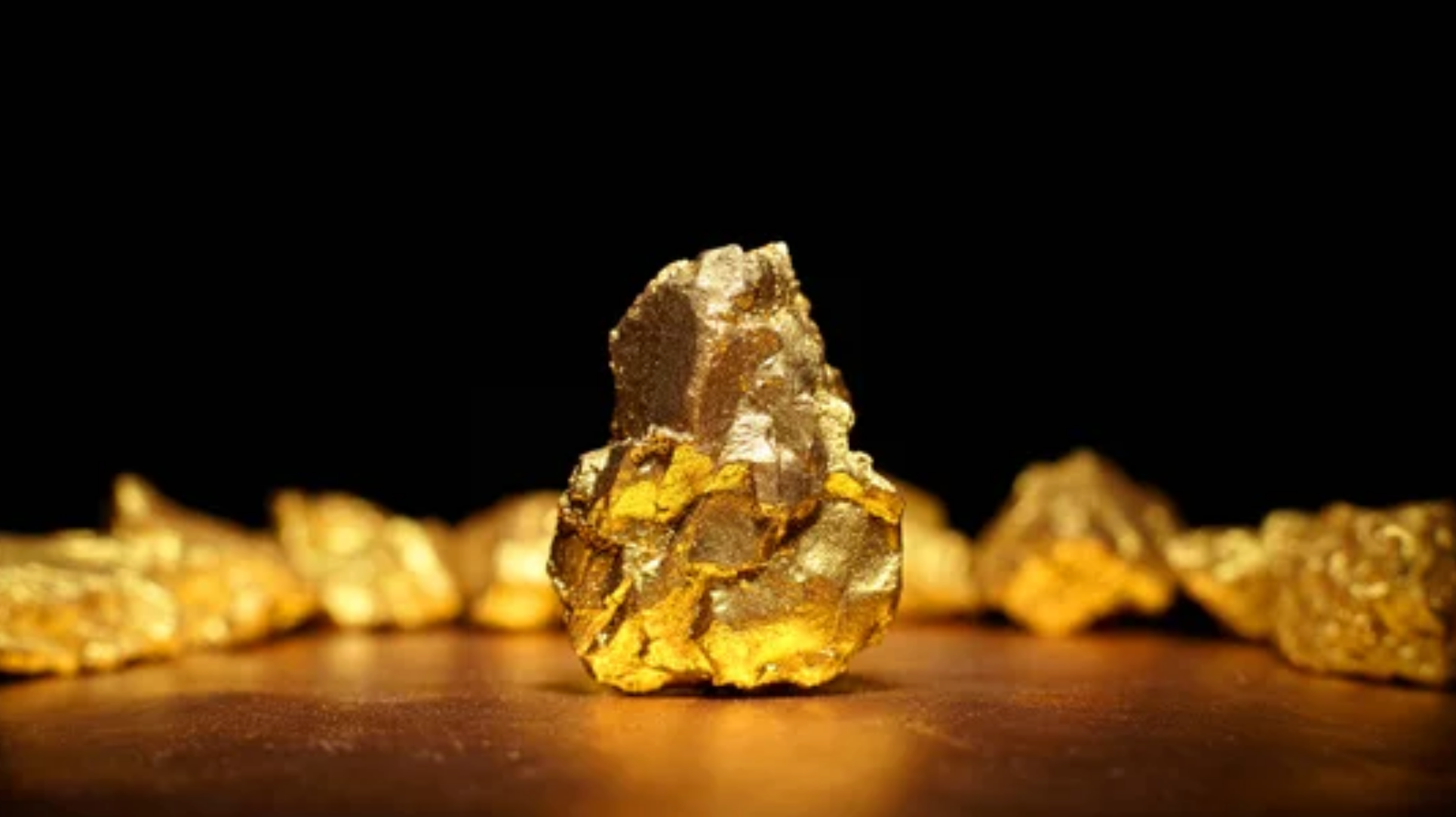 Surge in Eastern Nations’ Gold Acquisitions Challenges Western Gold Pricing Dominance